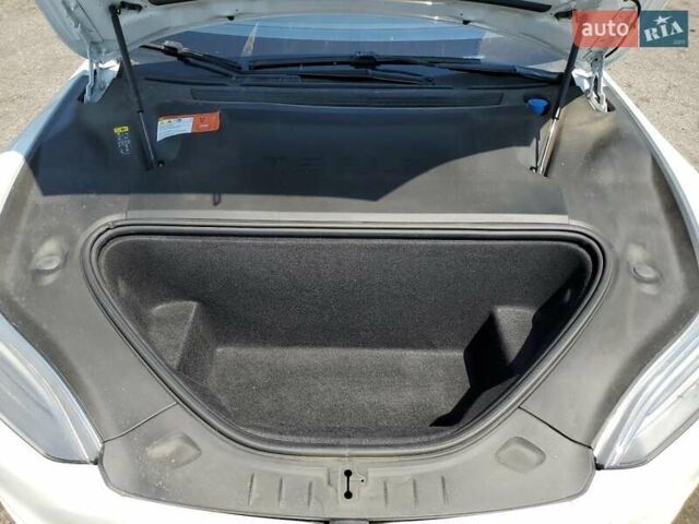 Белый Тесла Модель С, объемом двигателя 0 л и пробегом 56 тыс. км за 8400 $, фото 10 на Automoto.ua