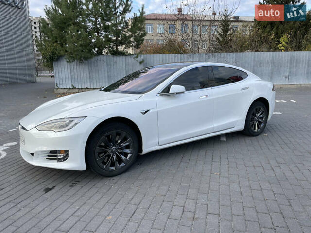 Белый Тесла Модель С, объемом двигателя 0 л и пробегом 75 тыс. км за 29500 $, фото 2 на Automoto.ua