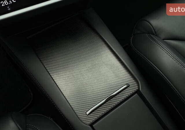 Белый Тесла Модель С, объемом двигателя 0 л и пробегом 183 тыс. км за 18300 $, фото 37 на Automoto.ua