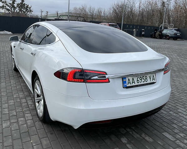 Белый Тесла Модель С, объемом двигателя 0 л и пробегом 149 тыс. км за 20500 $, фото 2 на Automoto.ua