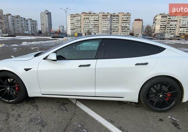 Белый Тесла Модель С, объемом двигателя 0 л и пробегом 88 тыс. км за 21500 $, фото 20 на Automoto.ua