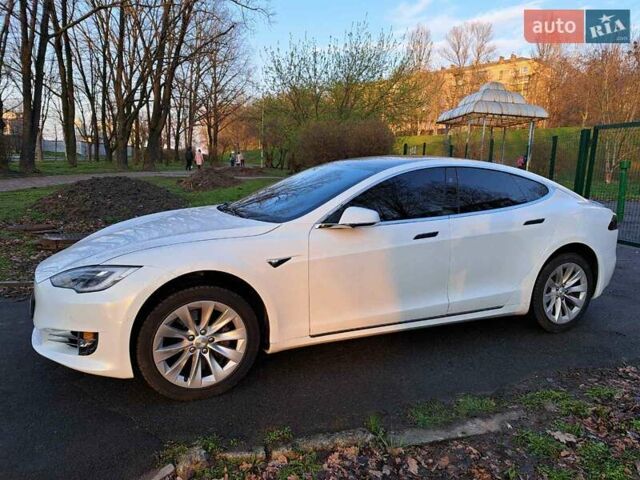 Белый Тесла Модель С, объемом двигателя 0 л и пробегом 96 тыс. км за 20391 $, фото 14 на Automoto.ua