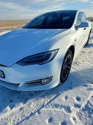 Білий Тесла Модель С, об'ємом двигуна 0 л та пробігом 125 тис. км за 25400 $, фото 4 на Automoto.ua