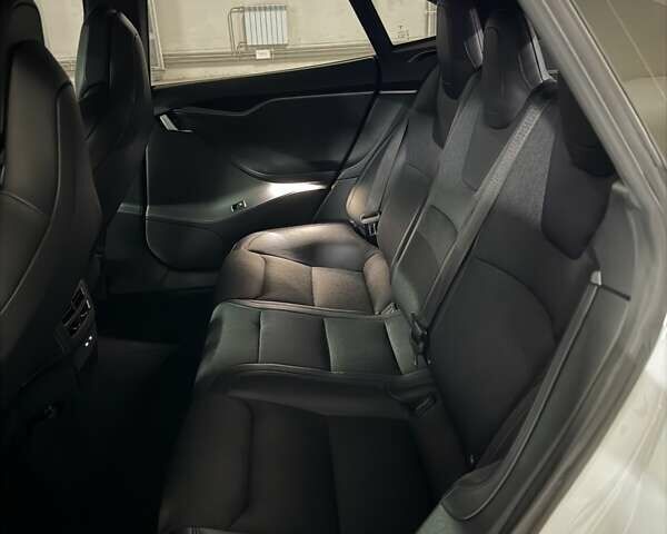 Белый Тесла Модель С, объемом двигателя 0 л и пробегом 113 тыс. км за 17200 $, фото 9 на Automoto.ua