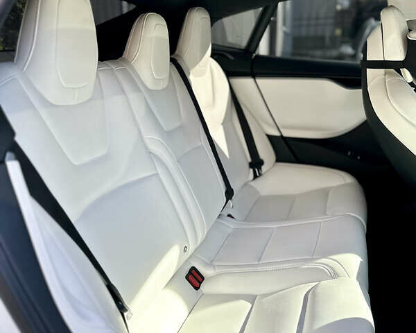 Белый Тесла Модель С, объемом двигателя 0 л и пробегом 198 тыс. км за 31999 $, фото 18 на Automoto.ua