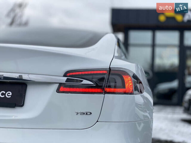 Белый Тесла Модель С, объемом двигателя 0 л и пробегом 183 тыс. км за 18300 $, фото 8 на Automoto.ua