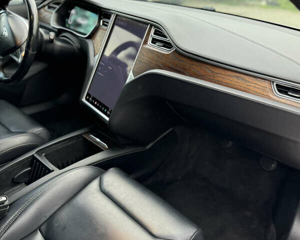Белый Тесла Модель С, объемом двигателя 0 л и пробегом 185 тыс. км за 21500 $, фото 14 на Automoto.ua