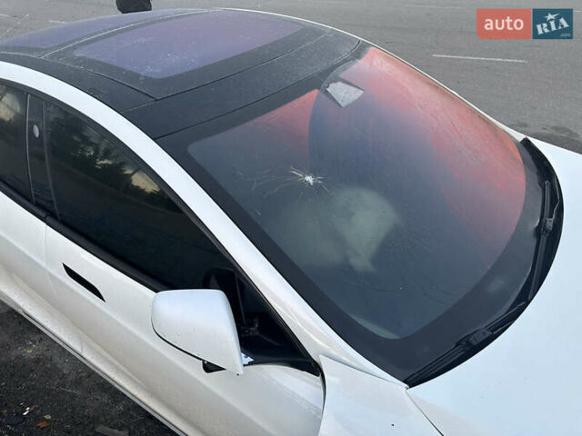 Тесла Модель С 2018 в Никополе на Automoto.ua Белый Тесла Модель С, объемом двигателя 0 л и пробегом 100 тыс. км за 16000 $, фото 1 на Automoto.ua