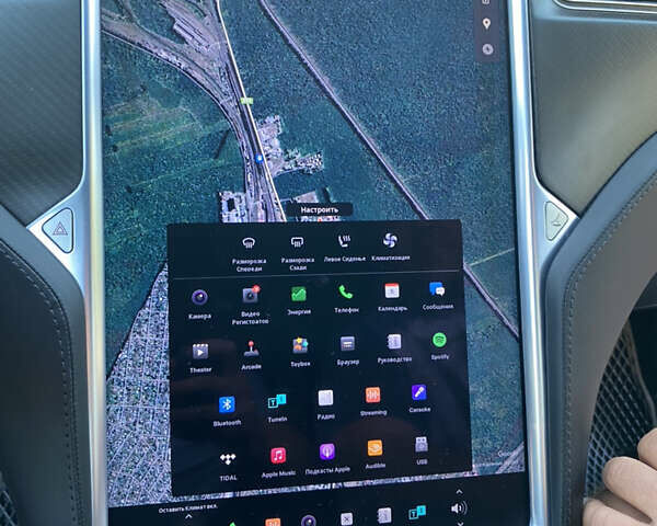 Белый Тесла Модель С, объемом двигателя 0 л и пробегом 90 тыс. км за 25000 $, фото 12 на Automoto.ua