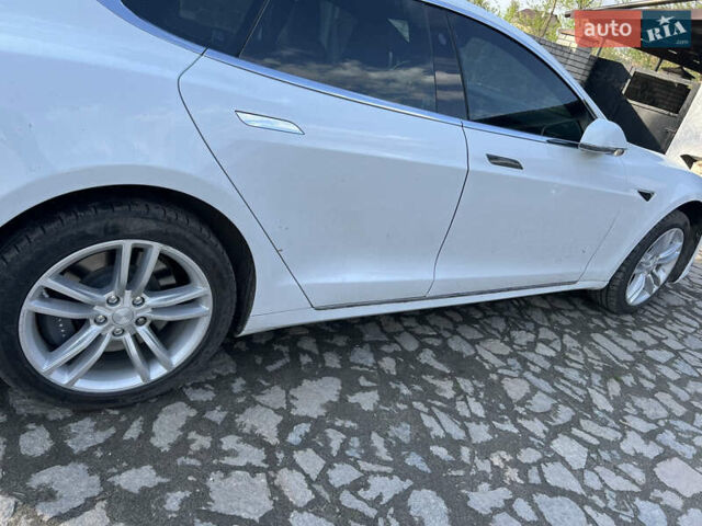 Білий Тесла Модель С, об'ємом двигуна 0 л та пробігом 202 тис. км за 16500 $, фото 6 на Automoto.ua