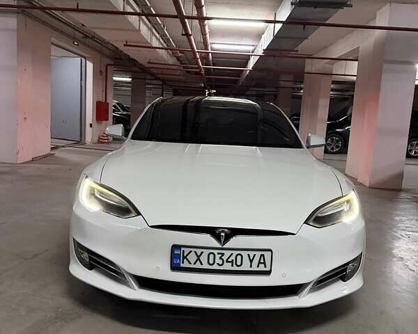 Белый Тесла Модель С, объемом двигателя 0 л и пробегом 113 тыс. км за 17200 $, фото 2 на Automoto.ua