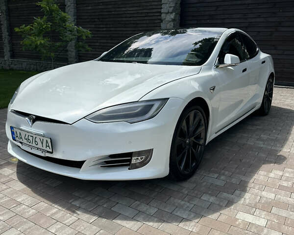 Білий Тесла Модель С, об'ємом двигуна 0 л та пробігом 98 тис. км за 21700 $, фото 5 на Automoto.ua