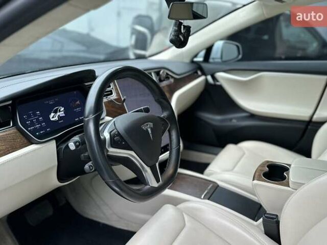 Белый Тесла Модель С, объемом двигателя 0 л и пробегом 159 тыс. км за 29900 $, фото 10 на Automoto.ua