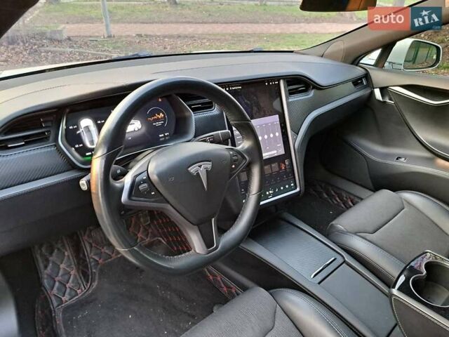 Белый Тесла Модель С, объемом двигателя 0 л и пробегом 96 тыс. км за 20391 $, фото 12 на Automoto.ua