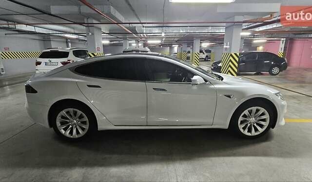Белый Тесла Модель С, объемом двигателя 0 л и пробегом 80 тыс. км за 21500 $, фото 9 на Automoto.ua