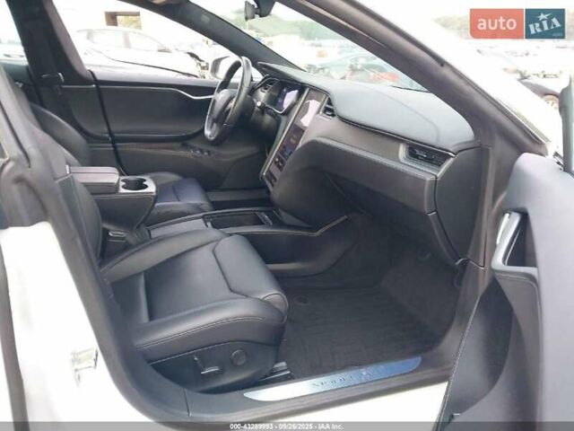 Білий Тесла Модель С, об'ємом двигуна 0 л та пробігом 64 тис. км за 7500 $, фото 8 на Automoto.ua