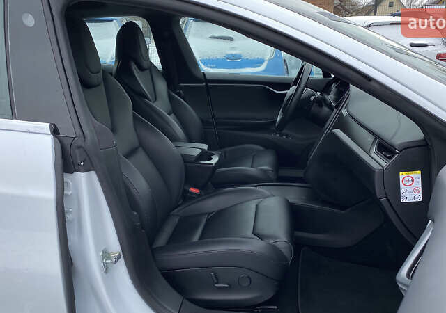 Белый Тесла Модель С, объемом двигателя 0 л и пробегом 183 тыс. км за 18300 $, фото 62 на Automoto.ua