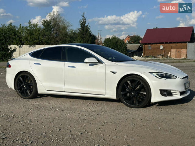 Тесла Модель С 2018 в Харькове на Automoto.ua Белый Тесла Модель С, объемом двигателя 0 л и пробегом 58 тыс. км за 25000 $, фото 9 на Automoto.ua