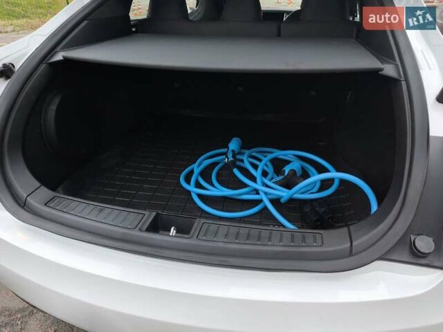 Белый Тесла Модель С, объемом двигателя 0 л и пробегом 178 тыс. км за 22999 $, фото 41 на Automoto.ua