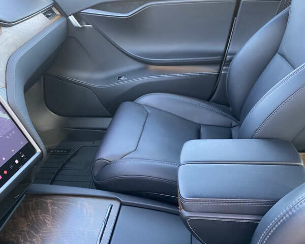 Білий Тесла Модель С, об'ємом двигуна 0 л та пробігом 128 тис. км за 19100 $, фото 7 на Automoto.ua