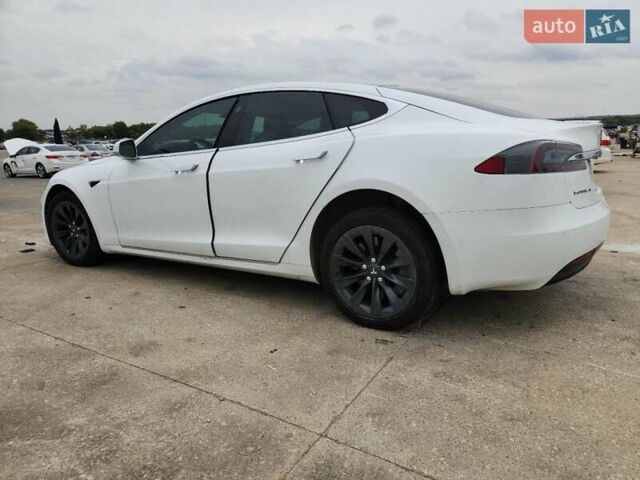 Білий Тесла Модель С, об'ємом двигуна 0 л та пробігом 107 тис. км за 7400 $, фото 2 на Automoto.ua