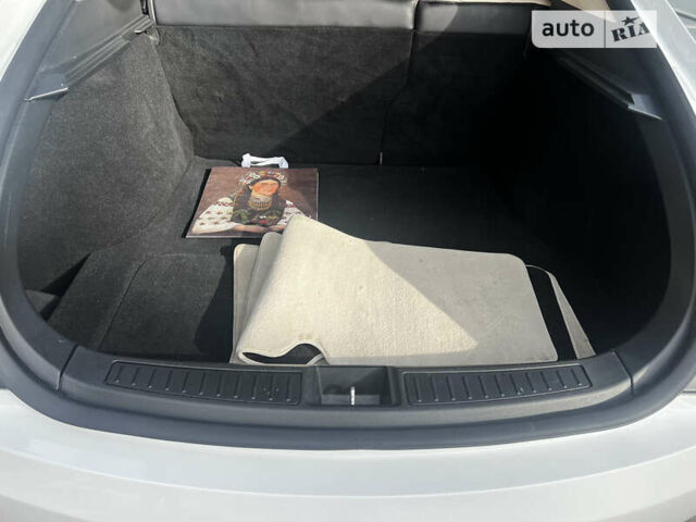 Белый Тесла Модель С, объемом двигателя 0 л и пробегом 108 тыс. км за 22500 $, фото 27 на Automoto.ua