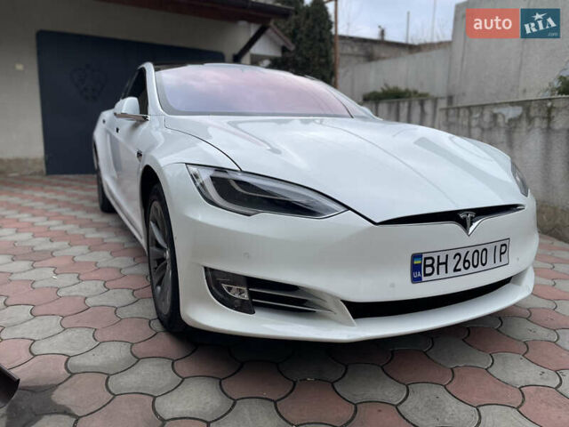 Белый Тесла Модель С, объемом двигателя 0 л и пробегом 93 тыс. км за 25000 $, фото 1 на Automoto.ua
