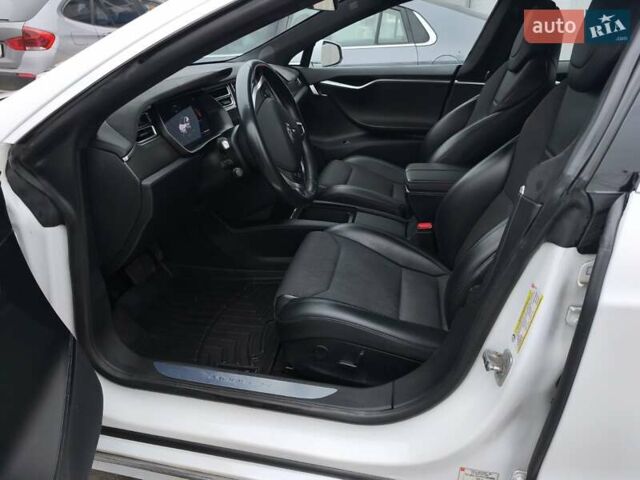 Белый Тесла Модель С, объемом двигателя 0 л и пробегом 178 тыс. км за 22999 $, фото 56 на Automoto.ua