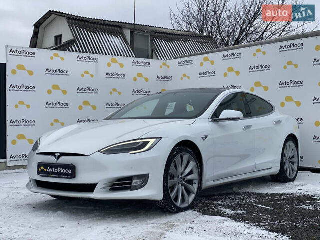 Белый Тесла Модель С, объемом двигателя 0 л и пробегом 183 тыс. км за 18300 $, фото 97 на Automoto.ua