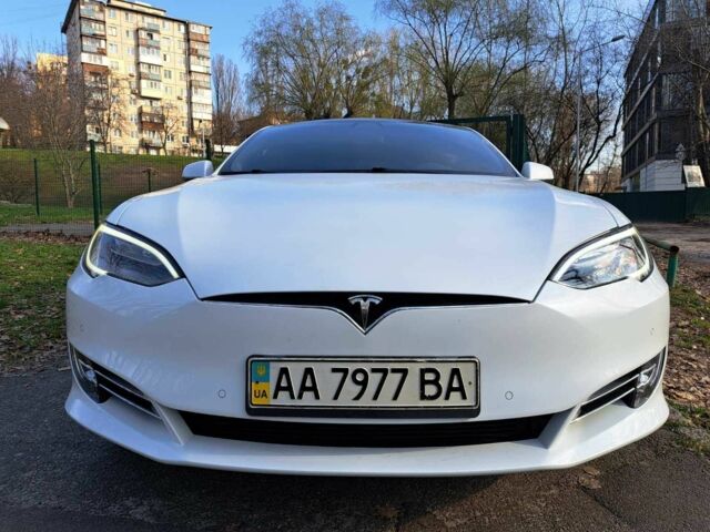 Белый Тесла Модель С, объемом двигателя 0 л и пробегом 97 тыс. км за 26929 $, фото 19 на Automoto.ua