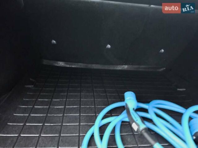 Белый Тесла Модель С, объемом двигателя 0 л и пробегом 178 тыс. км за 22999 $, фото 38 на Automoto.ua