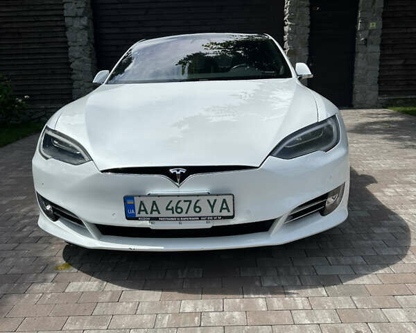 Білий Тесла Модель С, об'ємом двигуна 0 л та пробігом 98 тис. км за 21700 $, фото 6 на Automoto.ua