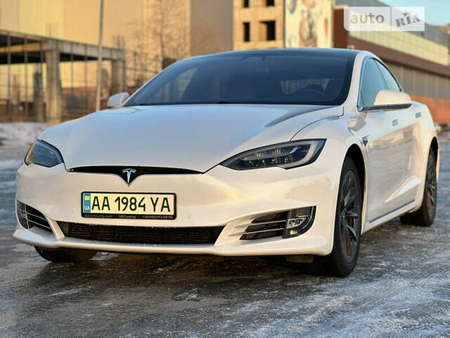 Белый Тесла Модель С, объемом двигателя 0 л и пробегом 122 тыс. км за 24300 $, фото 30 на Automoto.ua