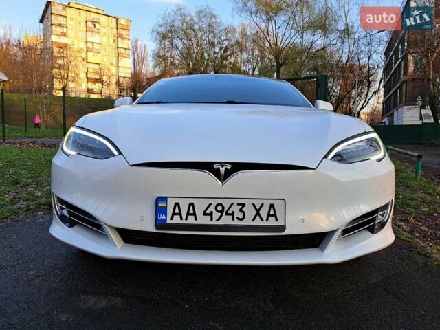 Белый Тесла Модель С, объемом двигателя 0 л и пробегом 96 тыс. км за 20391 $, фото 2 на Automoto.ua