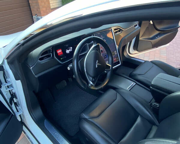 Белый Тесла Модель С, объемом двигателя 0 л и пробегом 90 тыс. км за 25000 $, фото 9 на Automoto.ua