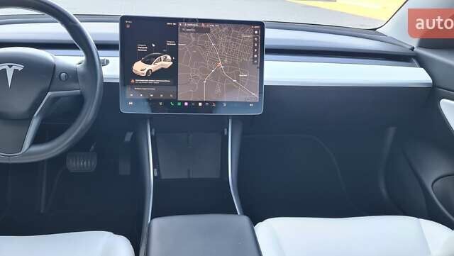 Тесла Модель С 2018 у Нововолинськ на Automoto.ua Білий Тесла Модель С, об'ємом двигуна 0 л та пробігом 118 тис. км за 14950 $, фото 5 на Automoto.ua