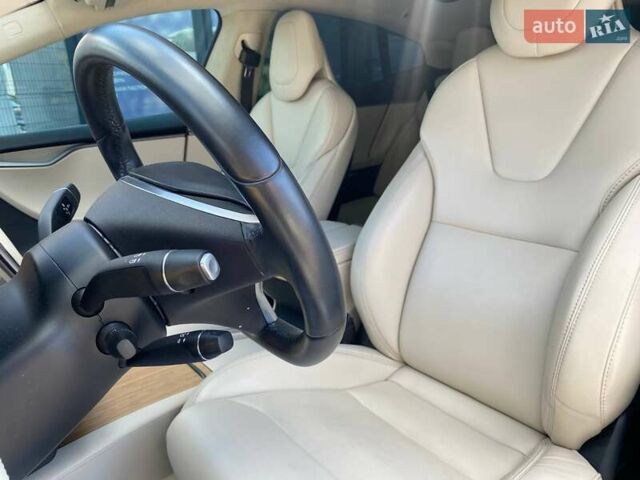 Белый Тесла Модель С, объемом двигателя 0 л и пробегом 84 тыс. км за 23000 $, фото 21 на Automoto.ua