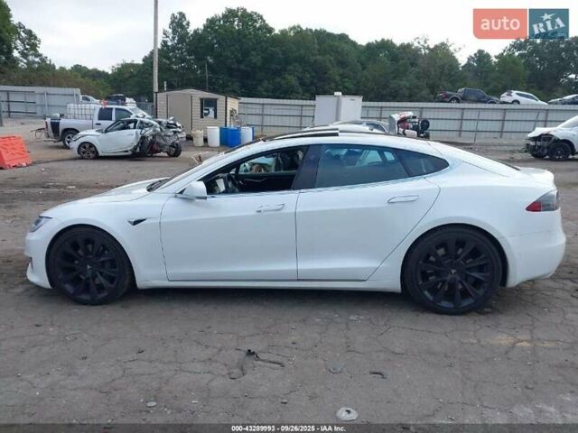 Білий Тесла Модель С, об'ємом двигуна 0 л та пробігом 64 тис. км за 7500 $, фото 4 на Automoto.ua