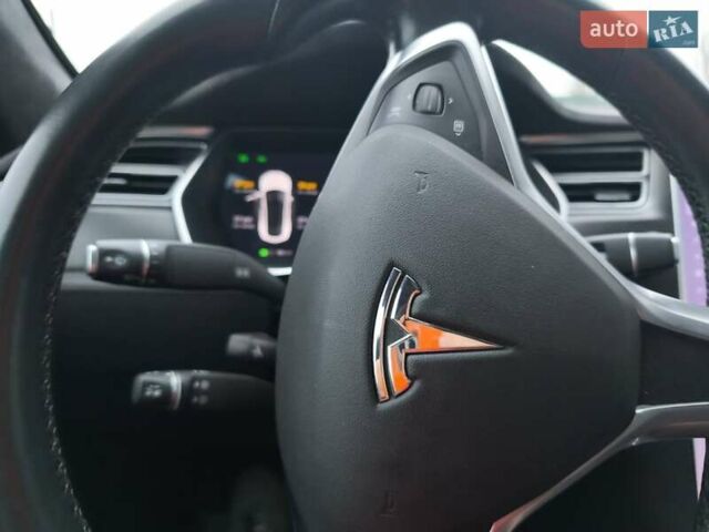 Белый Тесла Модель С, объемом двигателя 0 л и пробегом 178 тыс. км за 22999 $, фото 65 на Automoto.ua