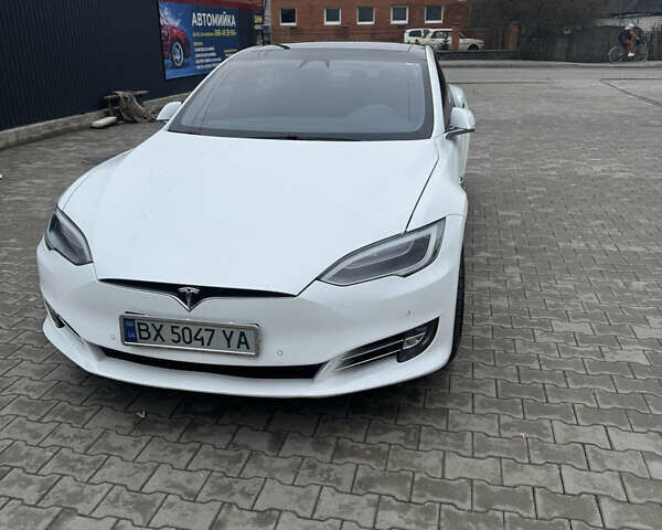 Білий Тесла Модель С, об'ємом двигуна 0 л та пробігом 202 тис. км за 16500 $, фото 3 на Automoto.ua