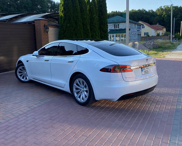 Белый Тесла Модель С, объемом двигателя 0 л и пробегом 90 тыс. км за 25000 $, фото 4 на Automoto.ua