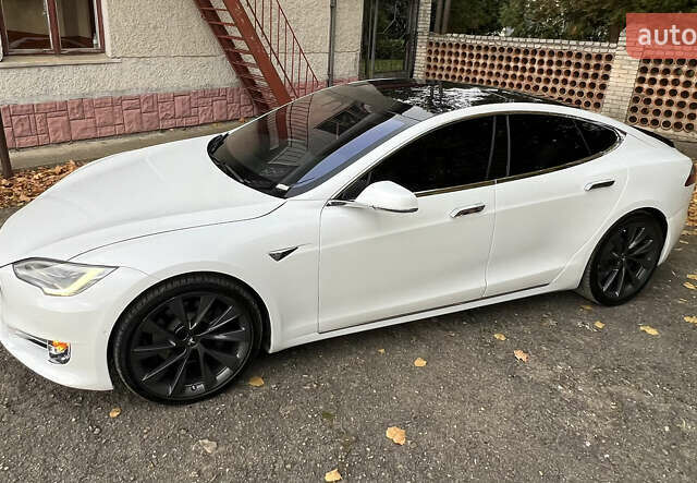 Білий Тесла Модель С, об'ємом двигуна 0 л та пробігом 76 тис. км за 24200 $, фото 11 на Automoto.ua
