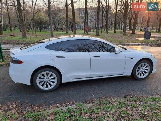 Белый Тесла Модель С, объемом двигателя 0 л и пробегом 96 тыс. км за 20391 $, фото 13 на Automoto.ua