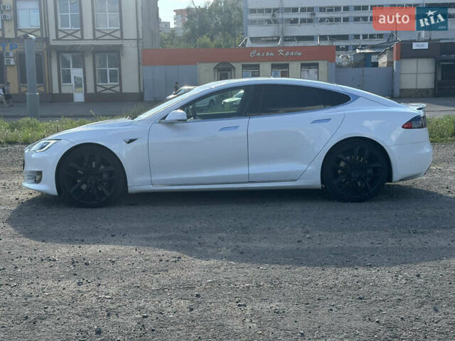 Тесла Модель С 2018 в Харькове на Automoto.ua Белый Тесла Модель С, объемом двигателя 0 л и пробегом 58 тыс. км за 25000 $, фото 3 на Automoto.ua