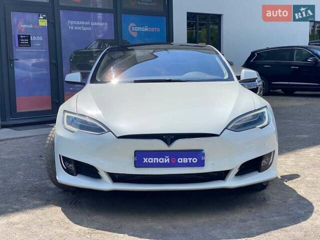 Белый Тесла Модель С, объемом двигателя 0 л и пробегом 84 тыс. км за 23000 $, фото 1 на Automoto.ua