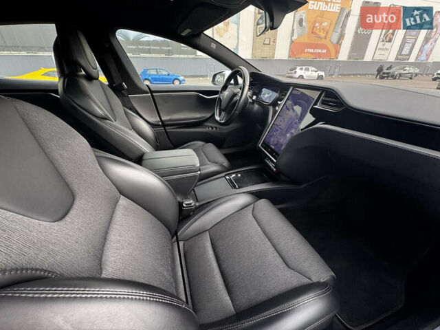 Белый Тесла Модель С, объемом двигателя 0 л и пробегом 157 тыс. км за 21500 $, фото 11 на Automoto.ua