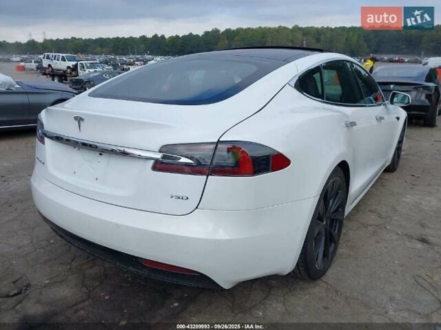 Білий Тесла Модель С, об'ємом двигуна 0 л та пробігом 64 тис. км за 7500 $, фото 3 на Automoto.ua