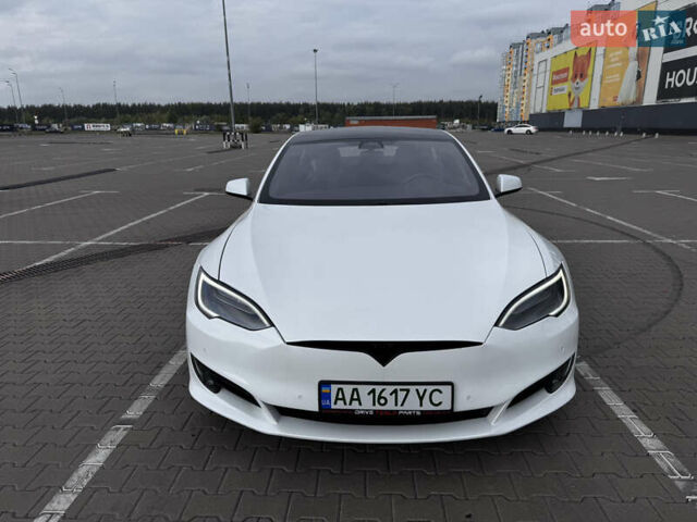 Белый Тесла Модель С, объемом двигателя 0 л и пробегом 157 тыс. км за 21500 $, фото 1 на Automoto.ua