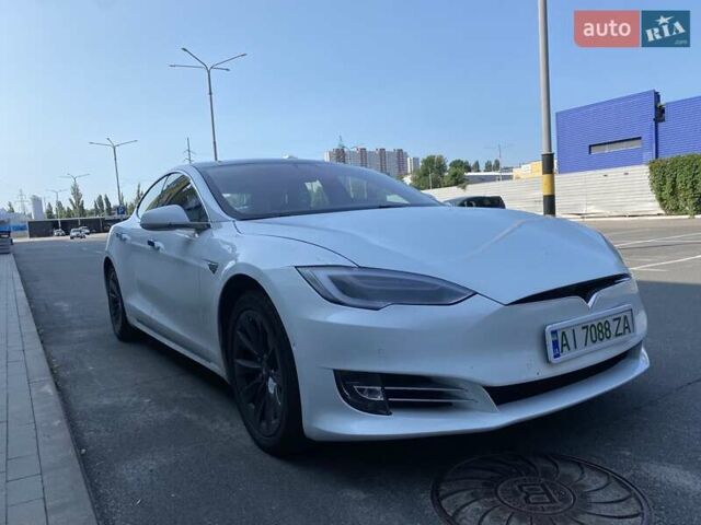 Белый Тесла Модель С, объемом двигателя 0 л и пробегом 90 тыс. км за 27500 $, фото 9 на Automoto.ua