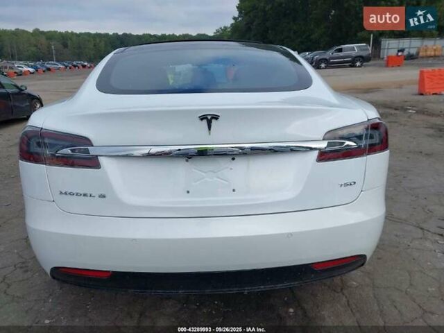 Білий Тесла Модель С, об'ємом двигуна 0 л та пробігом 64 тис. км за 7500 $, фото 6 на Automoto.ua